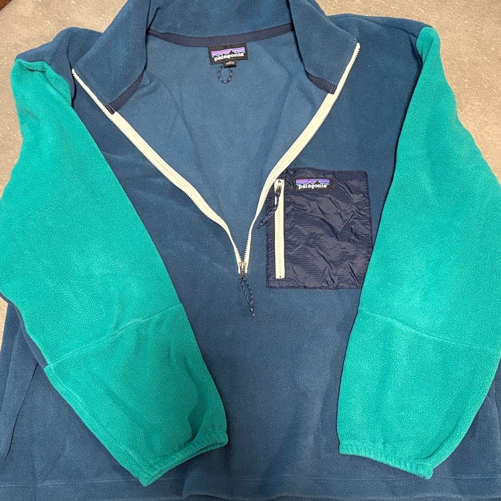 Patagonia Teal and Navy Fleece Jacket - Picture 3 of 5